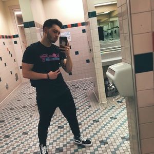 Meet your Posher, Christopher